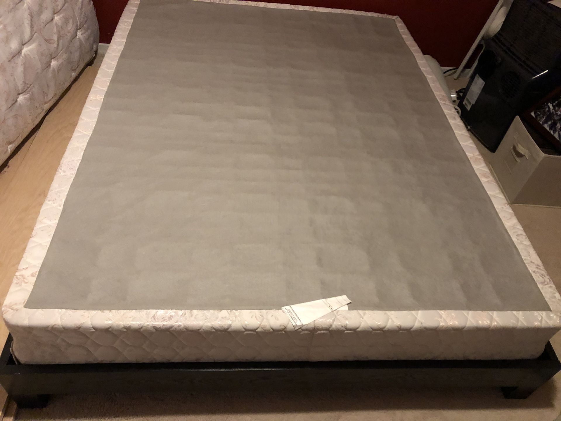 FREE QUEEN BED BOXSPRING