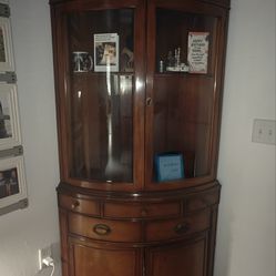 Elegant Cherry Wood Corner Curio Cabinet – Curved Glass Doors