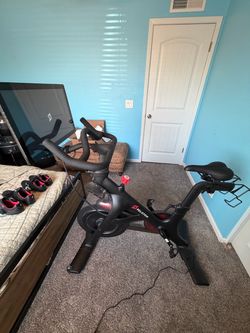 Peloton Gen 2 Touchscreen Bike PLTN-RB1VO-2