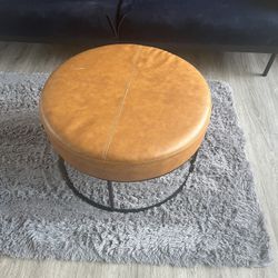30” Round Vegan Leather Ottoman