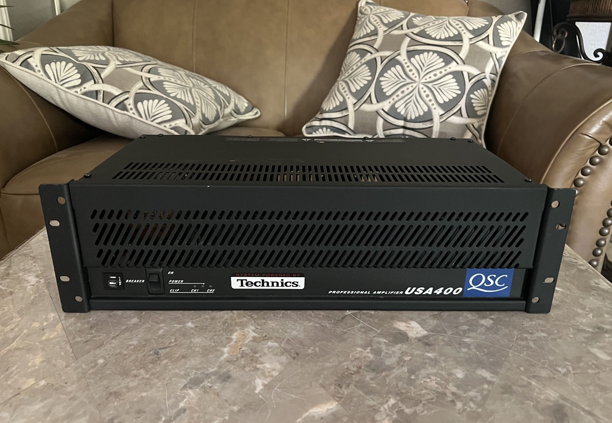 QSC USA 400 Amplifier