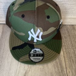 New York Yankees New Era Snapback Hat$35