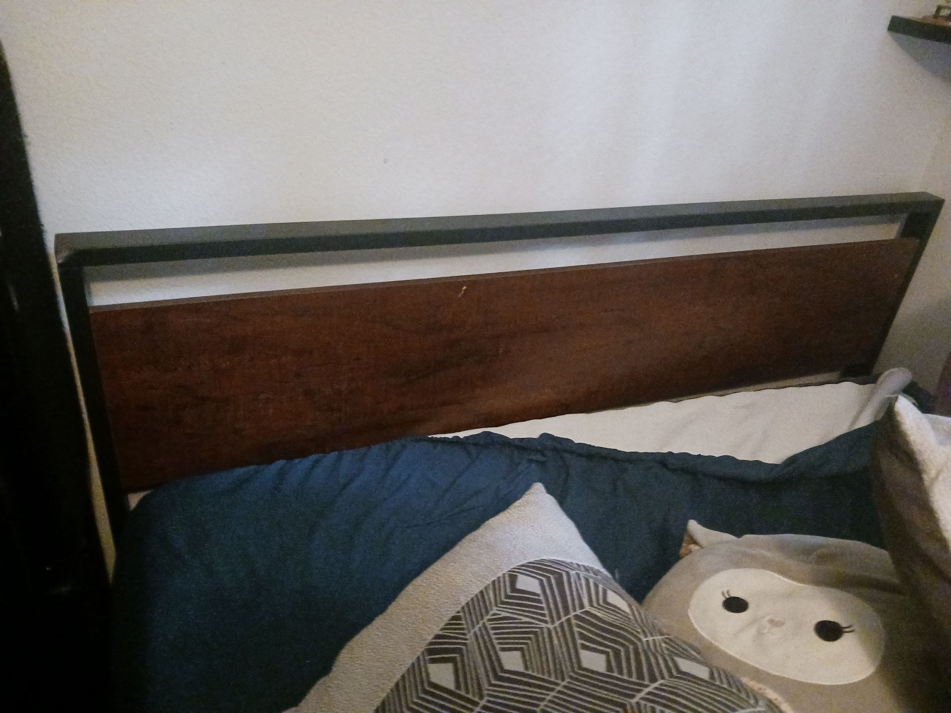 Queen Size Bed Frame And Mattress 