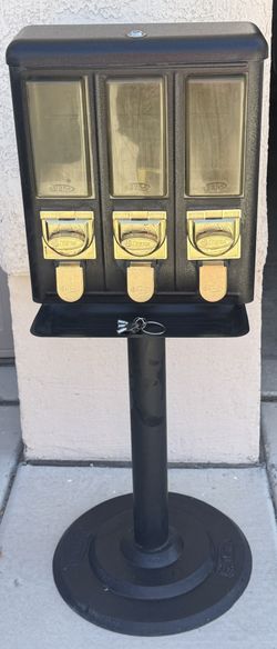 Seats Triple Head Vending Machine With Stand