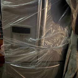 Refrigerator (80% new)