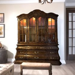 Drexel Heritage Dining Hutch With Light And Locking Silver Drawer