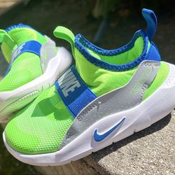 Size 8C: Gently Worn and Like New - Nike Flex Runner 4 in Green Strike/Wolf Grey/White/Game Royal