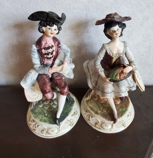 Capodimonte-style Figurines