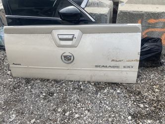 Cadillac Escalade tailgate 