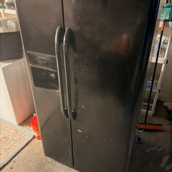 Frigidaire Refrigerator 