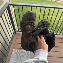 Men’s Size 10 Hiking Boots