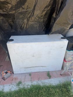 100 gallon slim water tank