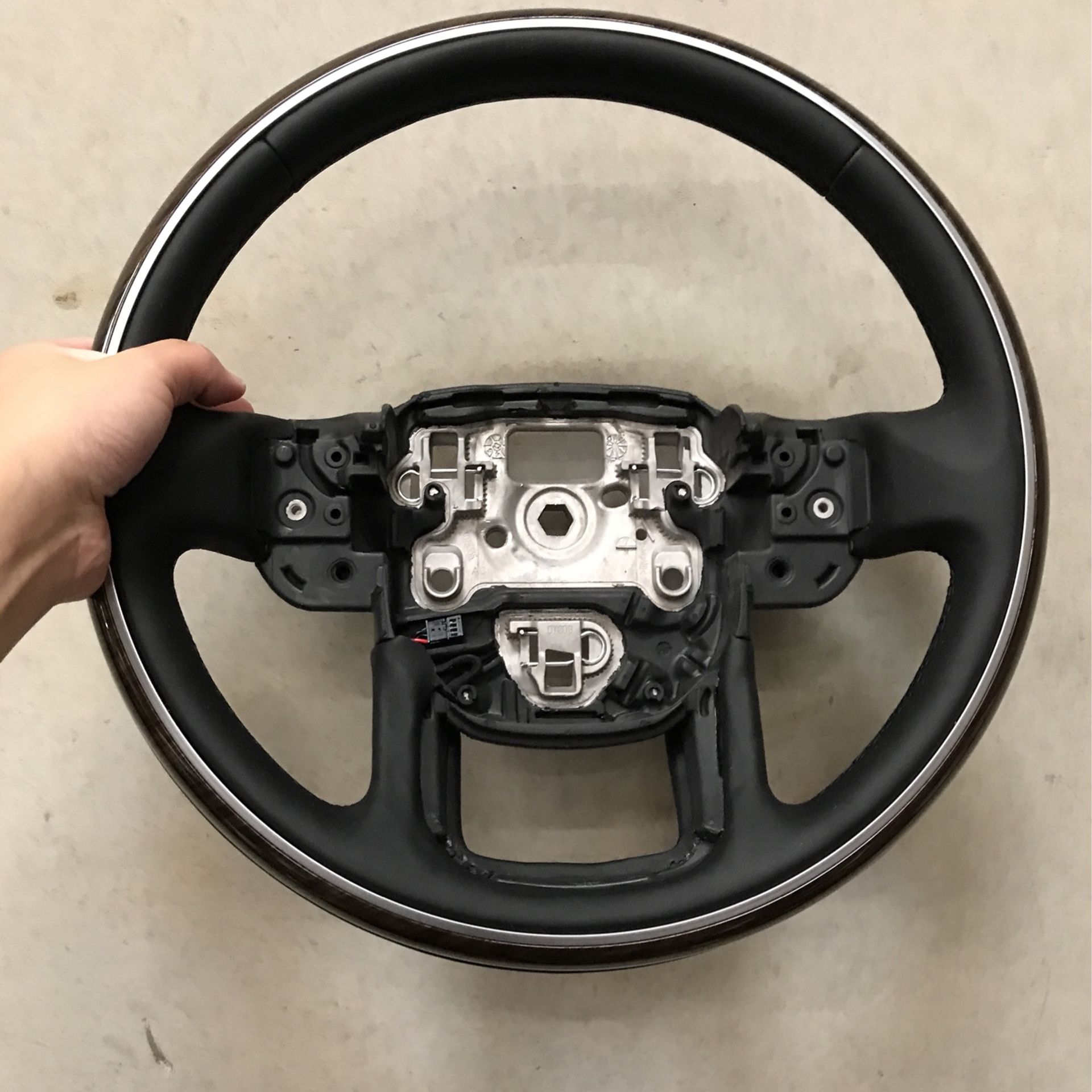 Land Rover Range Rover High-end Limited Version Custom Steering Wheel
