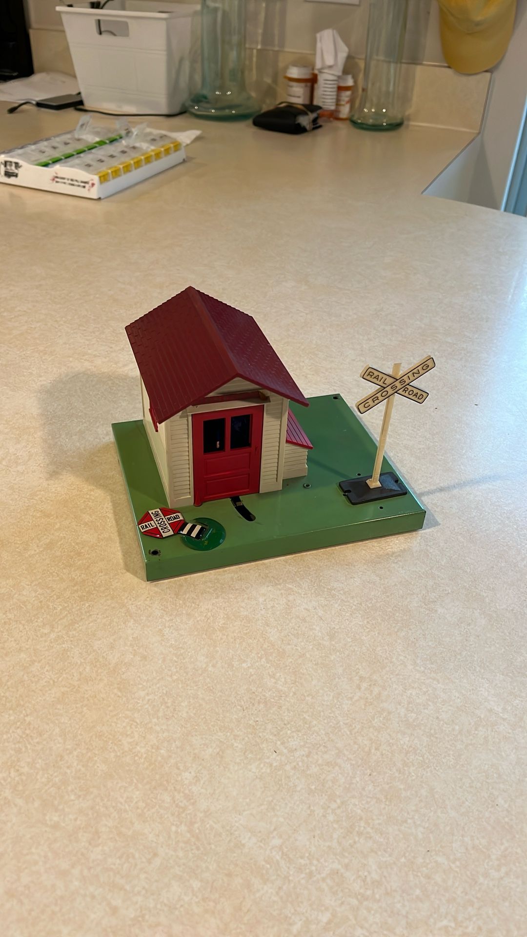 Lionel Vintage Gate House (electrical) Railroad Crossing 