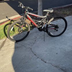 Mountain Bike with Shimano 21 Speed, Disc Brakes, Black Red