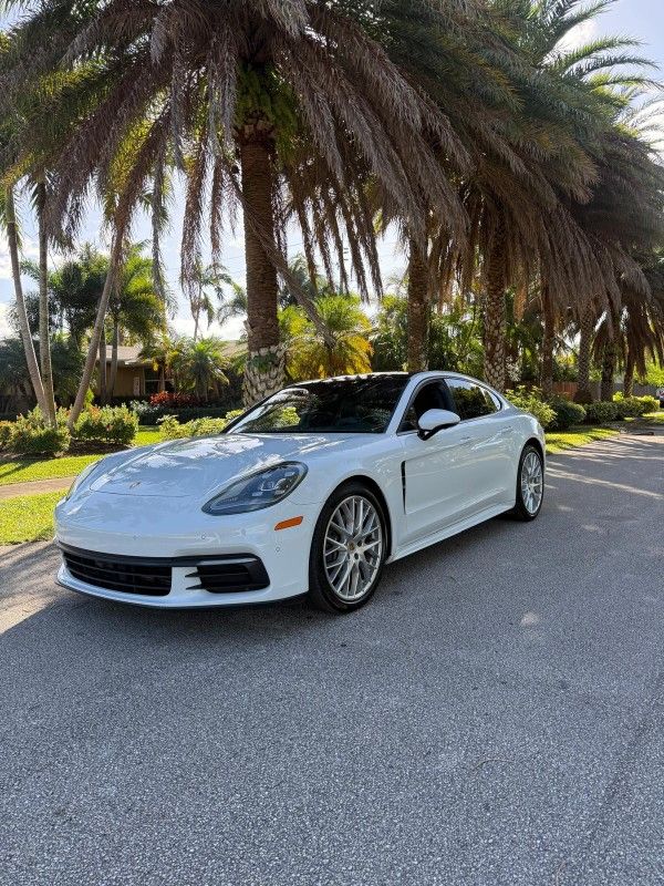 2018 Porsche Panamera
