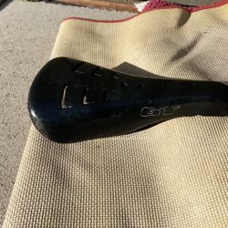 GT PERFORMER FREESTYLE 2188 BMX SEAT