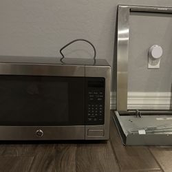 GE Profile Series 2.2 Cu. Ft. Countertop Microwave Oven 