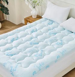 Brand new queen size mattress topper