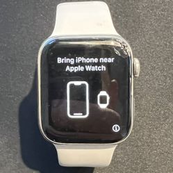 Apple Watch - Series 4 - 44 mm Stainless steel 