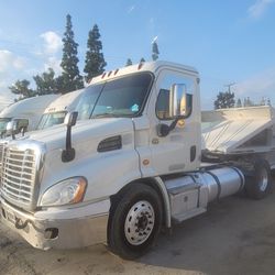 2015 Cascadia Dd13 10 Speed Carb Compliant 12k Obo