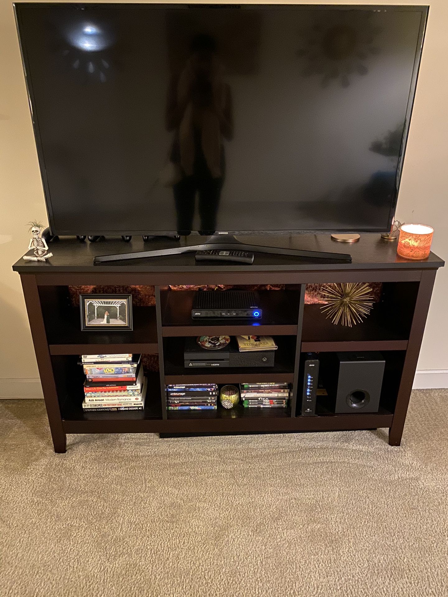 Brown tv console table/bookshelf