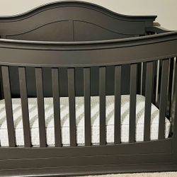 Baby Crib - Complete Set