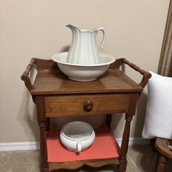 Antique Wash Stand With Pitcher And Bowl And Chamber Pot