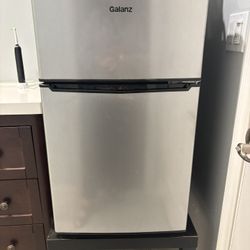 Mini Fridge + Freezer