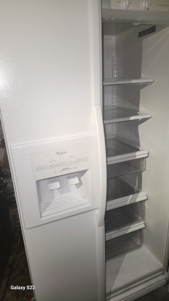 Kenmore Fridge Apt Size 36 By 69 High Ice Maker And Water Despensor Works