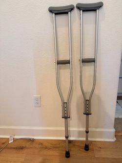 Brand New Free Adjustable Aluminum Underarm Crutches – Pair