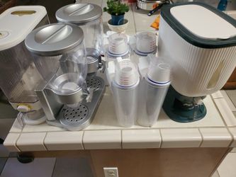 Kitchen storage containers