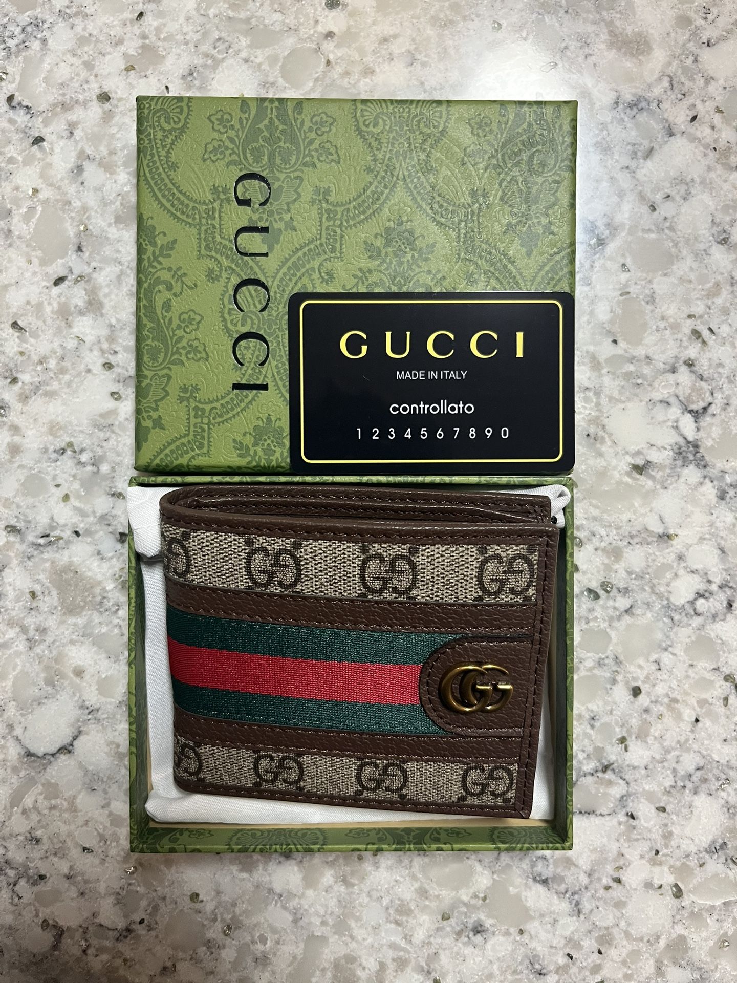 Authentic Gucci Mens Wallet With Box, One Size