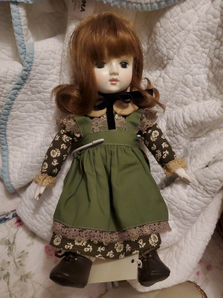 Vintage Doll 1977 Porcelain Wind Up