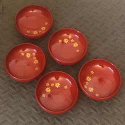 Laquered style bowls set of 5
