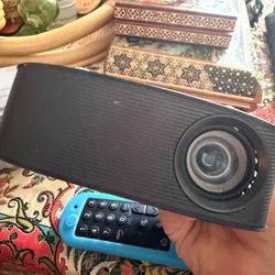 LG projector