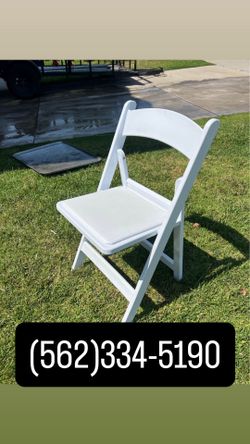 White And Black Resin Chairs 