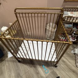 Baby crib