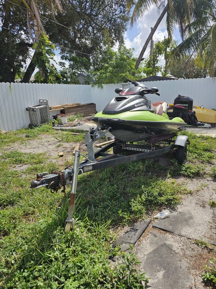2001 Bombardier Jetski bombardier 10'4