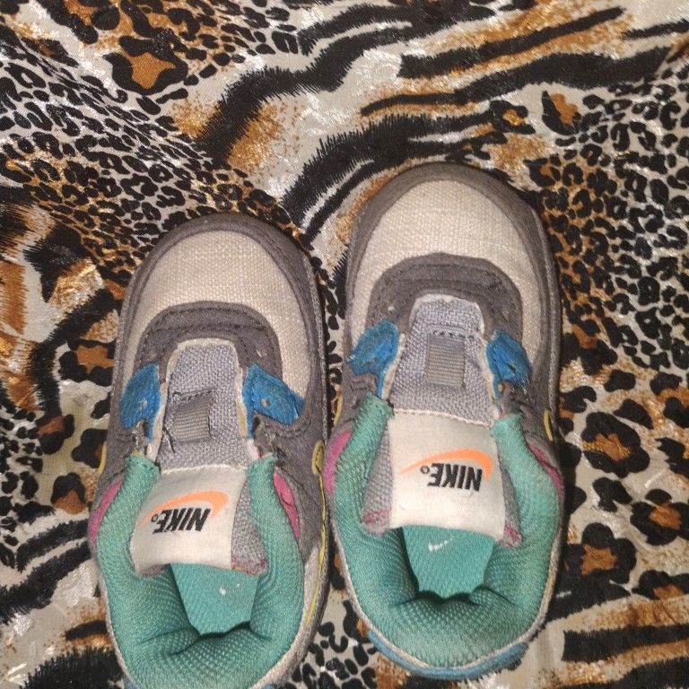 Nike Girls $6