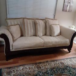 Victorian style sofa and loveseat in excellent condition