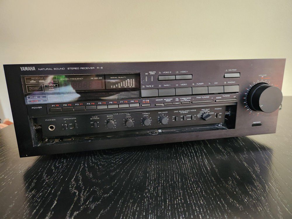 Yamaha R8 Stereo Receiver 