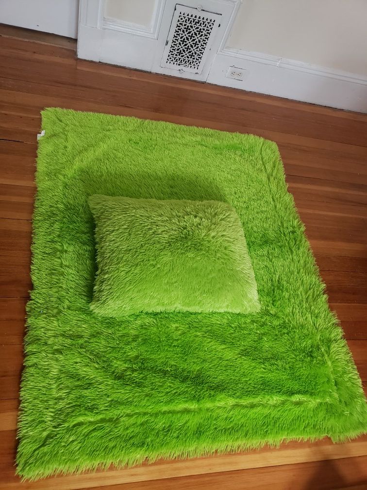 Large lime green throw blanket and pillow