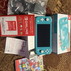 Nintendo Switch Lite (Turquoise) + Super Mario Odyssey 
