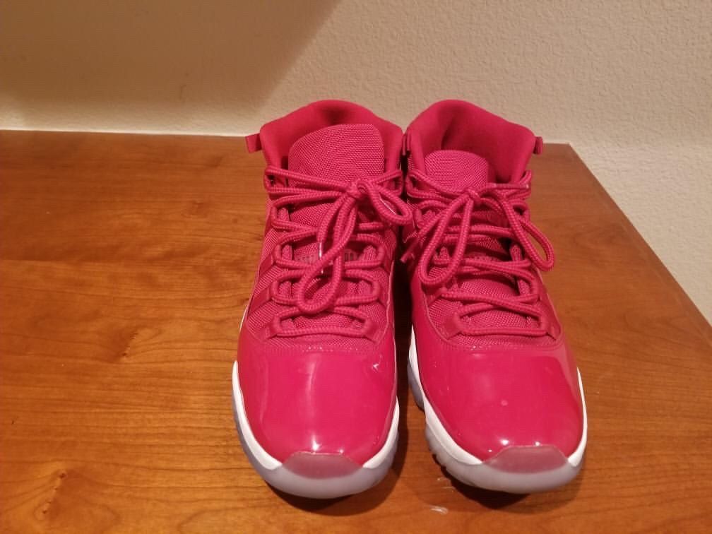Sz 12 all red Jordan’s 11 used 9/10 condition