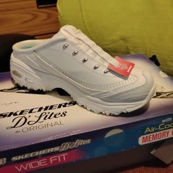5.5 Sketchers Memory Foam Slip On Shoes