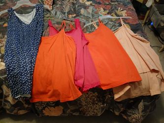 Sz 3x Tanks, Sleeveless Tops Capris Color Ups And More