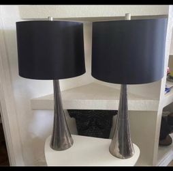 2 Metal Tulip Table Lamps