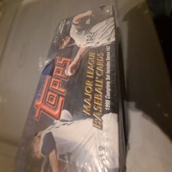 
1999 Topps Series 1/2 Factory Set (Sealed) Nolan Ryan & Roger Clemens on Bo

