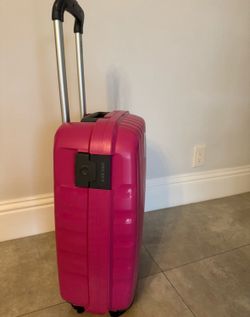 Delsey Paris Fuscia Luggage/ Suitcase Carry On Spinner Trolley